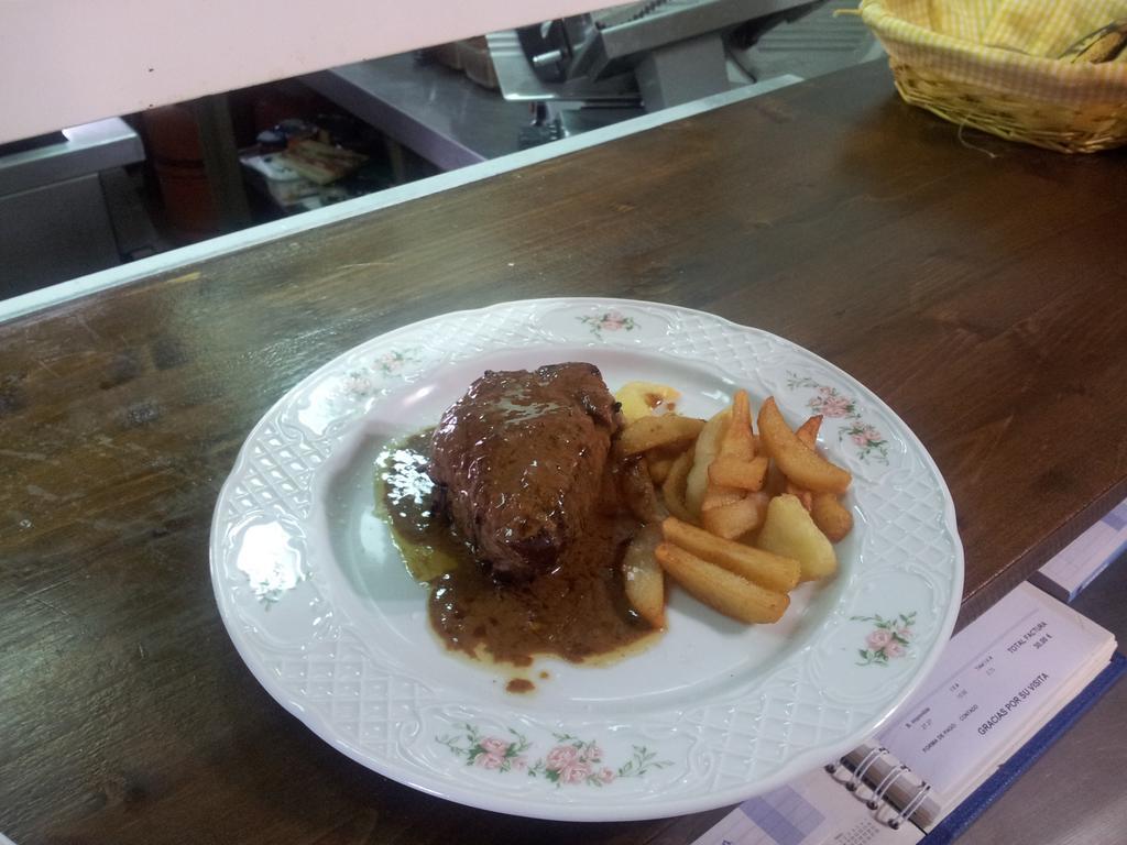Hotel Restaurante Sonsoles Ávila Dış mekan fotoğraf