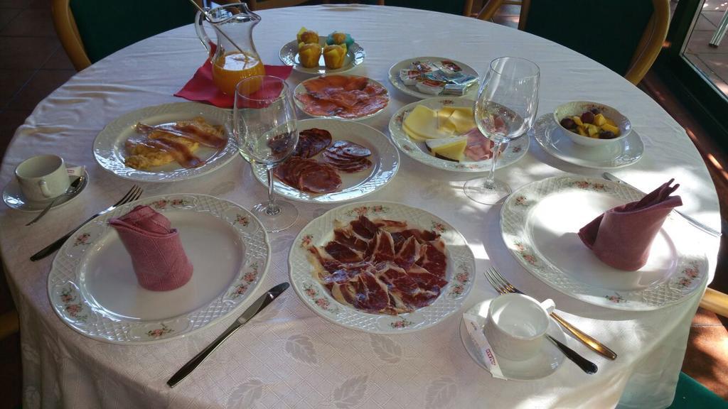 Hotel Restaurante Sonsoles Ávila Dış mekan fotoğraf